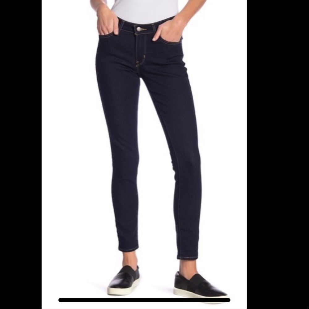 Levi Strauss 711 skinny jeans. Size 28. NEW w/oT